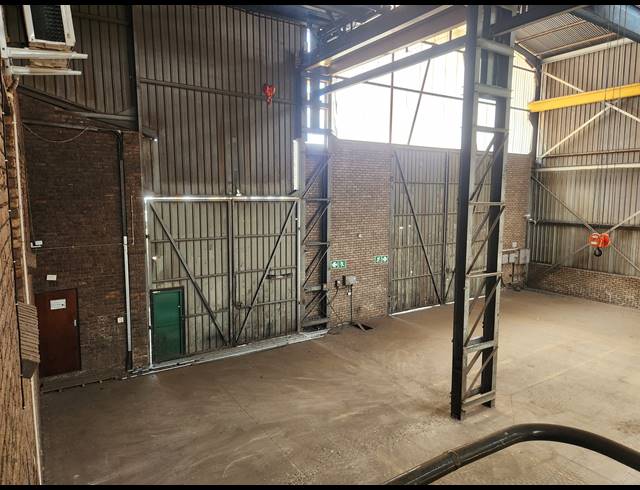 2,400M² WAREHOUSE TO LET IN WADEVILLE